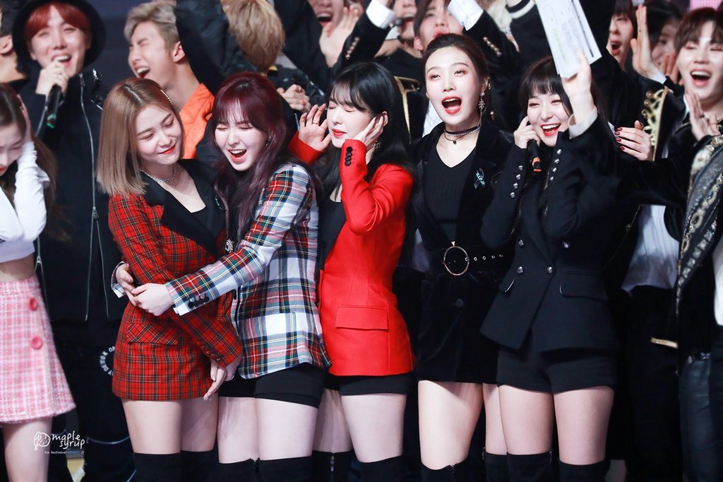 wenderland__'s tweet photo. อายุ #redvelvet ปี 2018
ไอรีน 28 
ซึลกิ 25
เวนดี้ 25
จอย 23
เยริ 20
โตเป็นผู้ใหญ่กันหมดแล้ว🎉 https://t.co/ctc10Nrccn