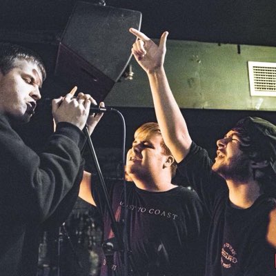 ImSully_'s tweet image. Here’s to more angry finger pointing in 2018 #NewProfilePic #UKPP @ThisIsC2C