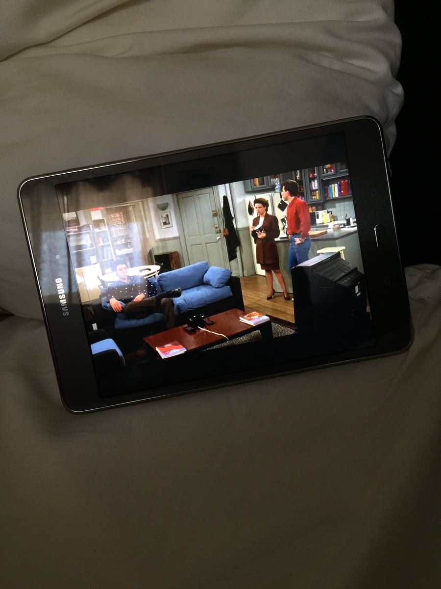 Kikitosaurio's tweet photo. Found the perfect use for my Tablet https://t.co/QazsPoYUKy