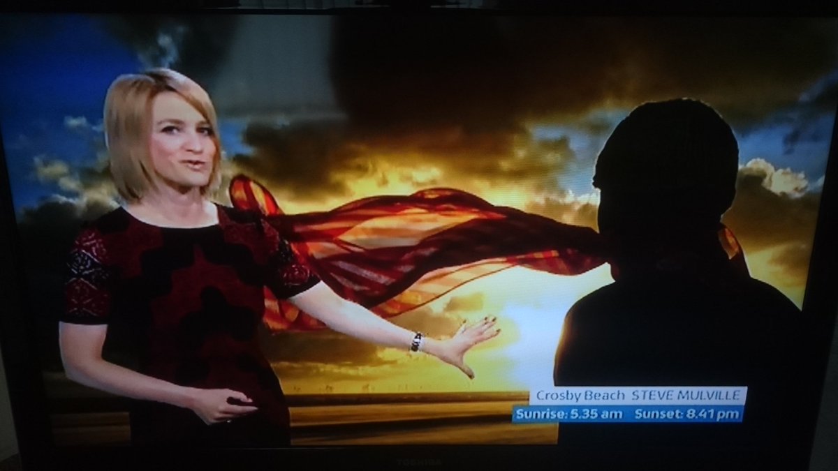 SteveMulville's tweet photo. Big thanks and a Happy New Year to the "Fab Four"at Granada weather
#KerrieGosney
#EmmaJesson
#JoBlythe
#JonMitchell
@GranadaReports 🌞🌥☔🌀🍂🌨🌈🌠🌾❄️🌂⛄️🌩🌛 https://t.co/vJh7xyNgLK