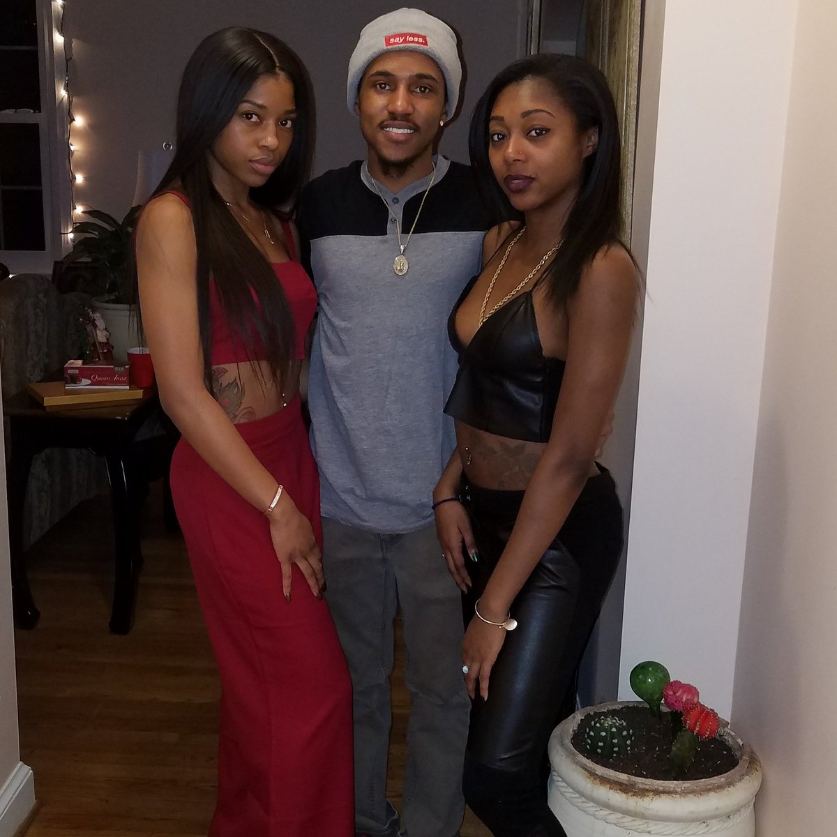 TheFliestPlane's tweet photo. Fuck blood cause loyalty makes you family, fuck with them and I'm goin come fuck with you 🤞@Laurieeee_ https://t.co/wSb7c6r1TL