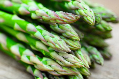 Meet_Wok's tweet photo. Le #SaviezVous ? L'#asperge est un #aliment minceur. https://t.co/gxewX4fU3B