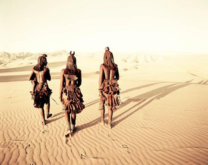 Limportant_fr's tweet image. Bientôt ces peuples n&apos;existeront plus: l&apos;hommage d&apos;un photographe aux tribus en danger limportant.fr/infos-selectio… #INFOS2017