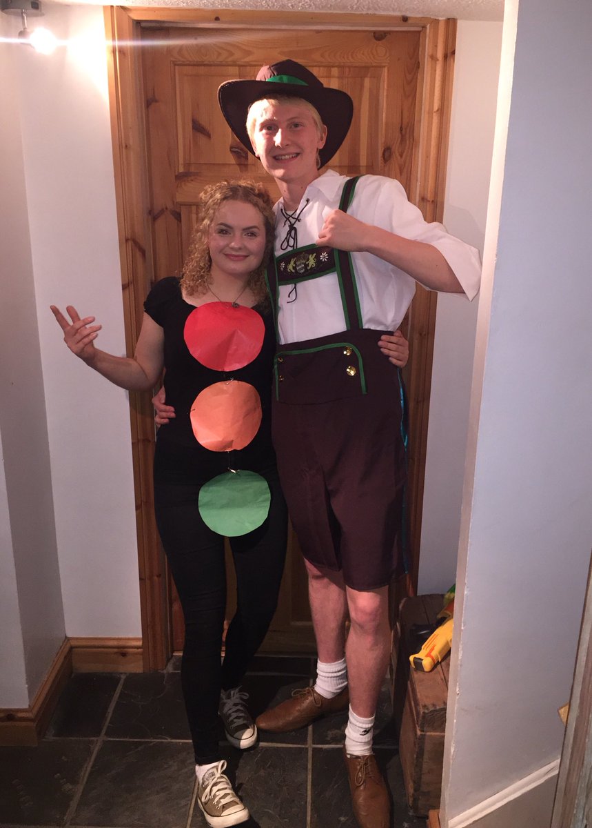 Tesni_Stone's tweet photo. Happy 18th birthday you blonde babe! Thank you for all the terrible Dad jokes you bring to our lives. Can’t wait to celebrate with you Friday 🍻🔞😘 @BlondieRowlands https://t.co/WpuD3dDMnv