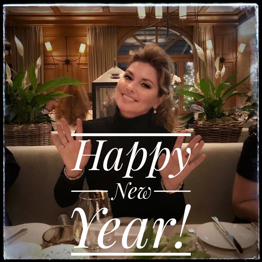 ShaniaPics's tweet photo. "Expecting your smiles to become even bigger in 2018. Happy New Year." 😊😊 We love you ❤ 
#ShaniaTwain #ShaniaTeam #ShaniaIsTheBest https://t.co/5qPtF9AJLN