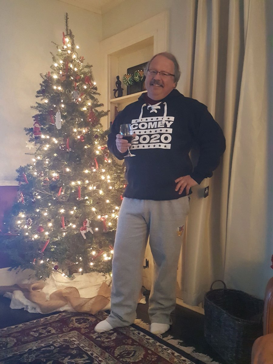 1st acts of New Year: kissing my wife, hugging my kids, placing advance order for "A Higher Loyalty" wearing my "Comey 2020" sweatshirt supporting the father of an ABC's player - loyalty is wonderful. Thankful for our players &amp; alumni + college coaches who continue our work.