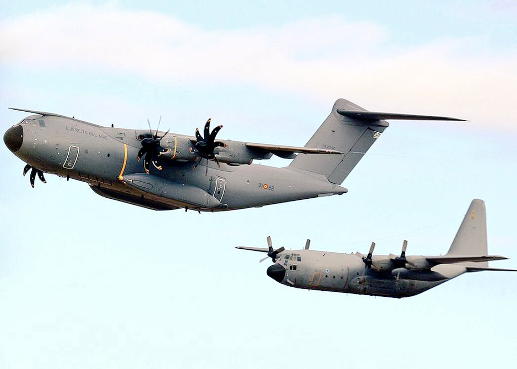 Buenos dias! Iniciamos este 2018 con un A400 y un C130 en <a href="/AeroZAZ/">AeroZaragozaSpotters</a> #Feliz2018