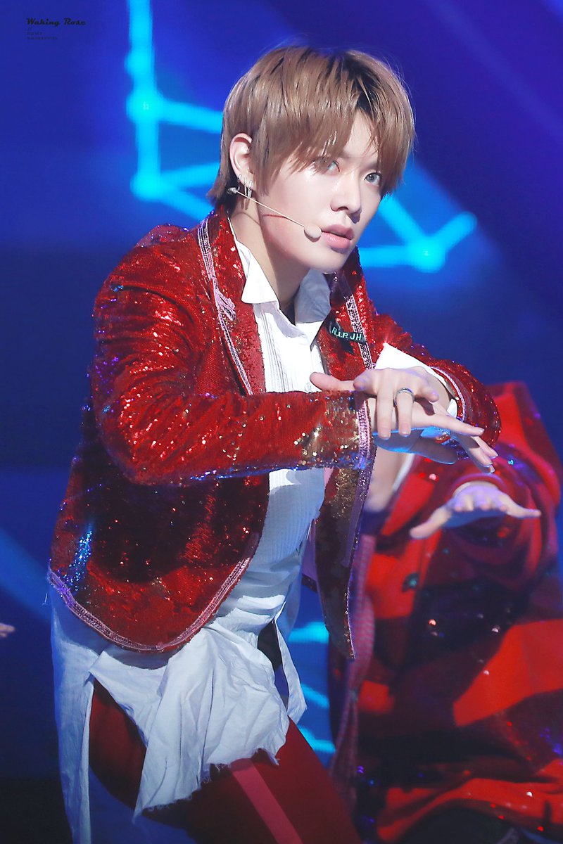 WakingRose1026's tweet photo. 새해 복 많이 받으세요🎊🎉❤️❤️❤️
#YUTA #유타 https://t.co/BRNN8rR1xP