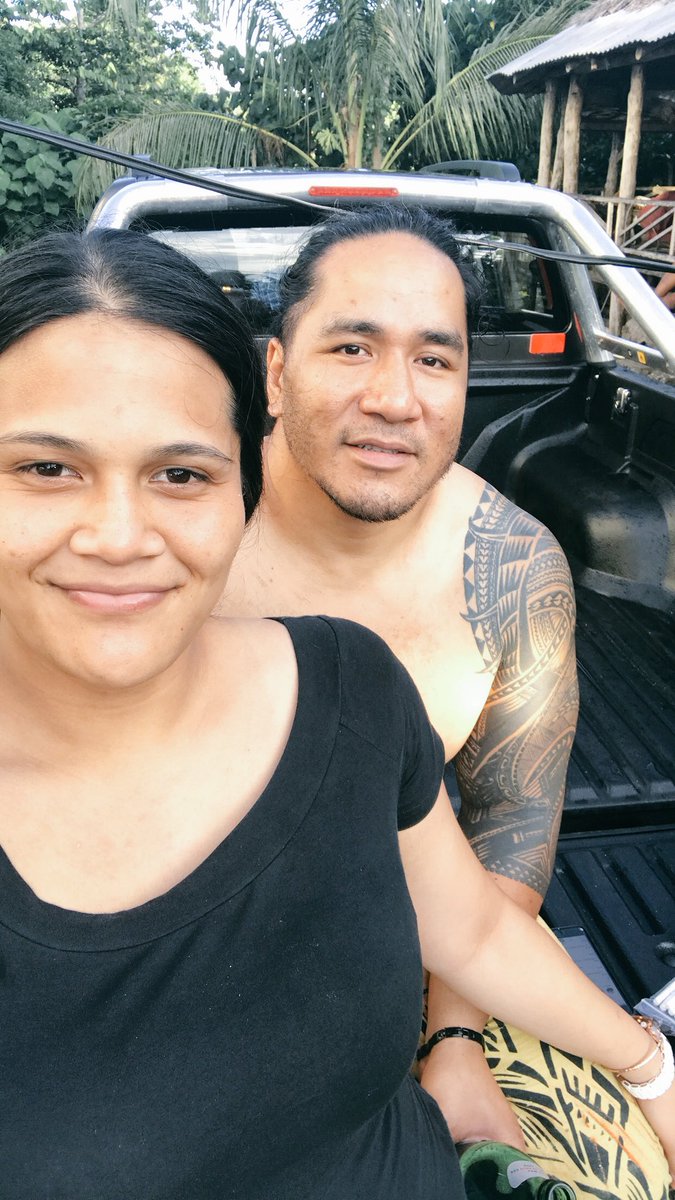 _mariegalaxy's tweet image. Burnt as shit but happy new year from me and my favourite human (excluding Andre ofc) ❤️ #beachstuff fatausi 😂👍🏽