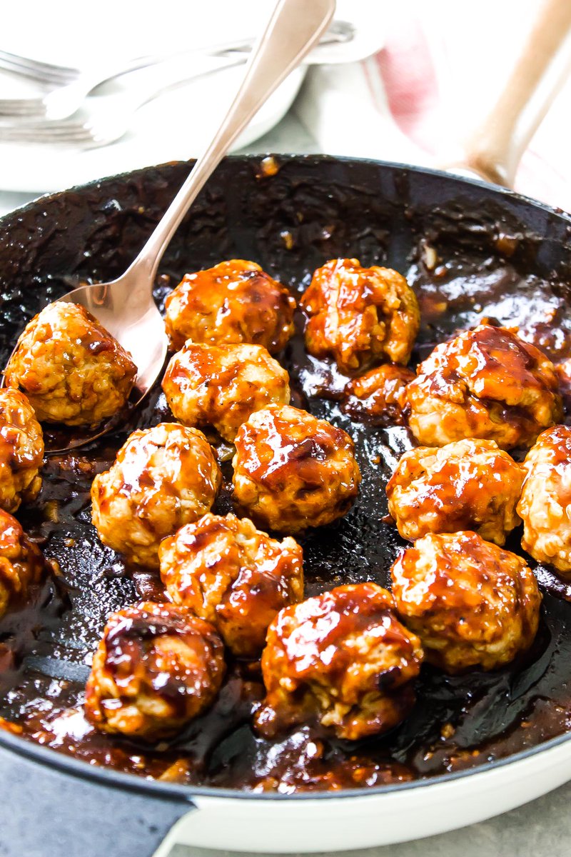 Happy New Year! Starting a #paleo diet today? Try these EASY BBQ Chicken Meatballs with a veggie mash! wickedspatula.com/bbq-chicken-me…