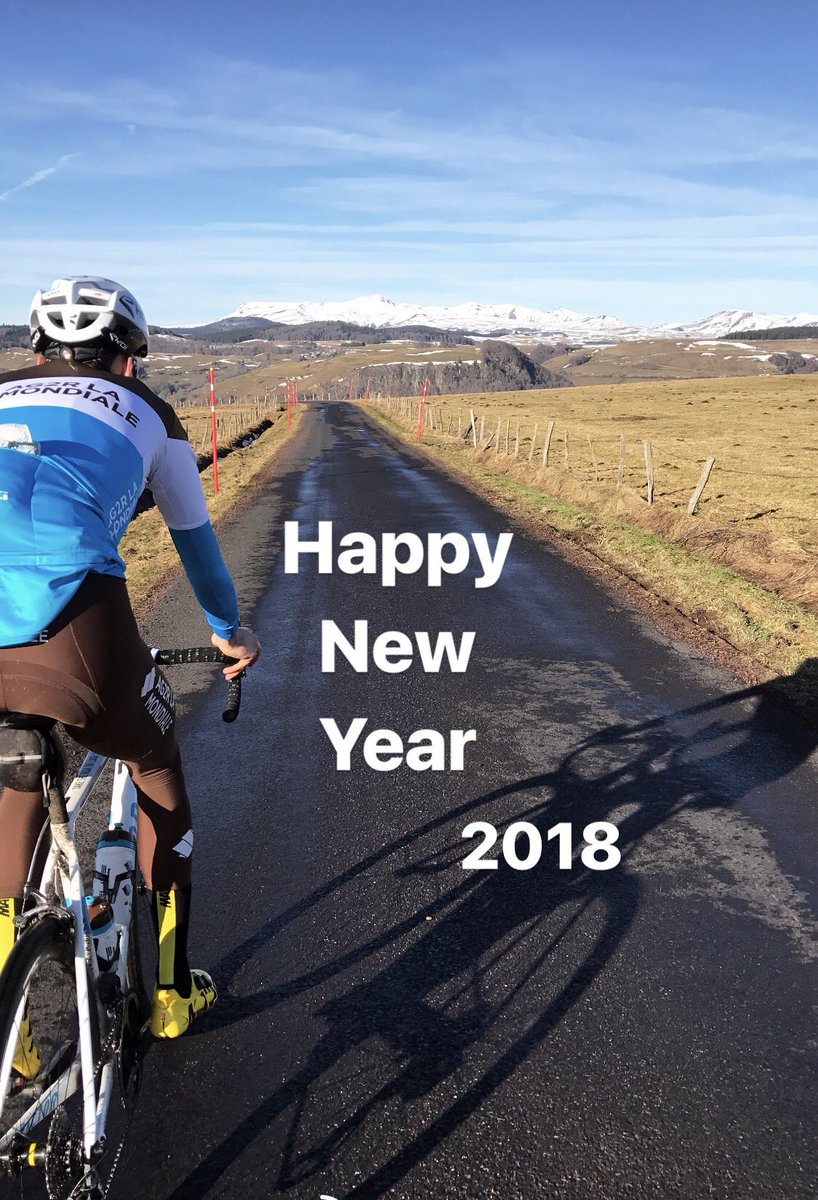 romainbardet's tweet photo. Heureuse année à tous, à bientot sur les routes ! https://t.co/lt9jvrCtpj