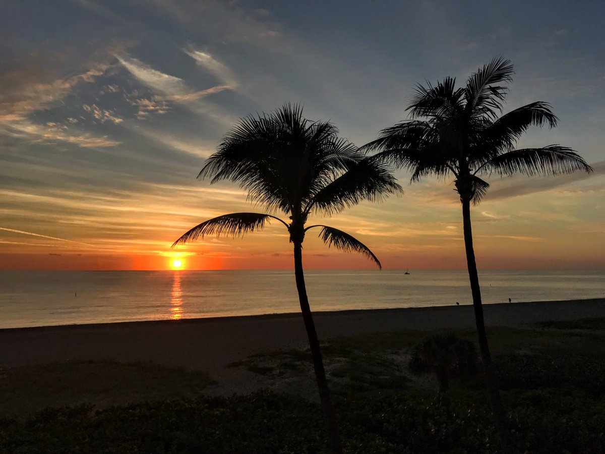 snowblindguy's tweet image. #firstsunrise  #sunrise2018  #goodmorningworld