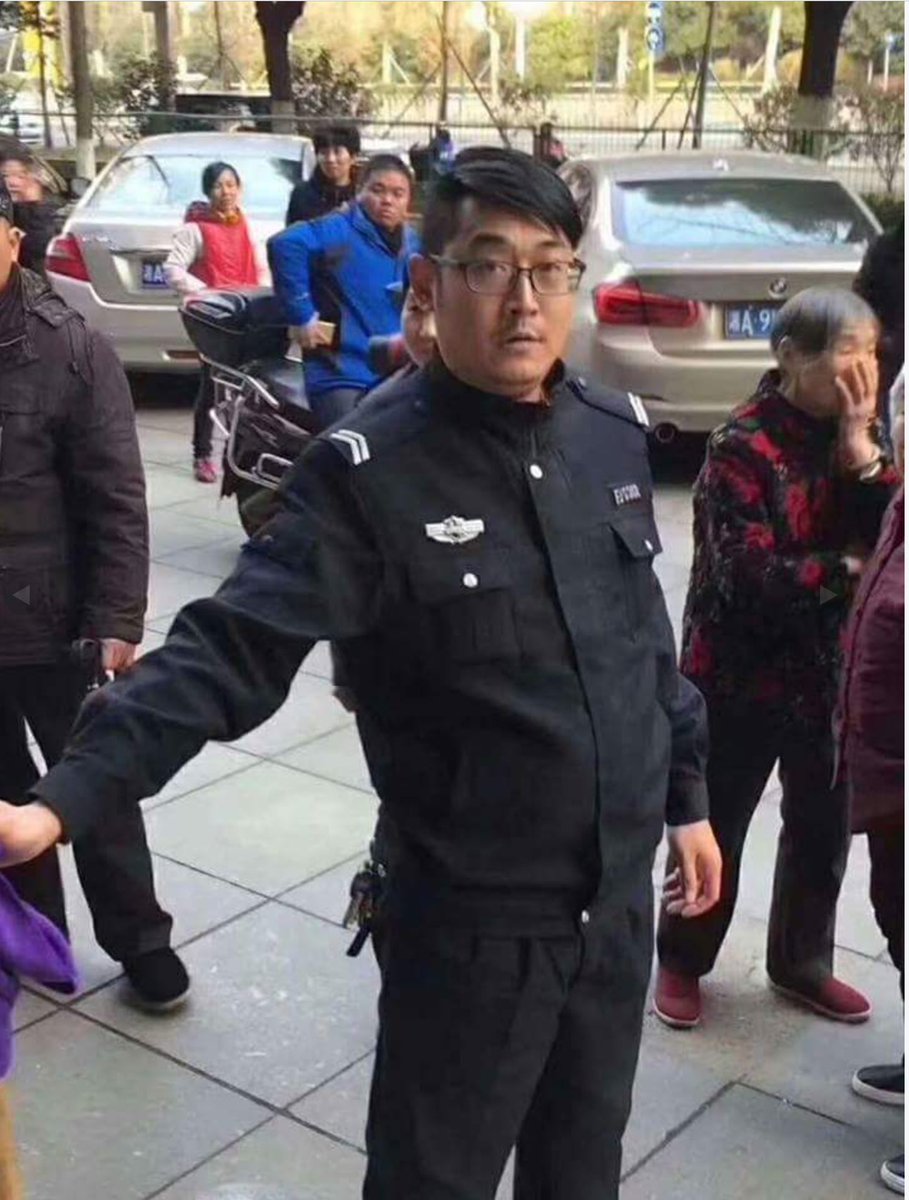 JustAnimals_'s tweet photo. PLEASE HELP TO EXPOSE ANIMAL CRUELTY BY A POLICE OFFICER (PIECE OF SHIT!) IN #CHANGSHA #CHINA!! ➡️https://t.co/acDh2HD4OZ
#SUBHUMANTRASH
#GOODFORNOTHING https://t.co/geWBgGqTdq
