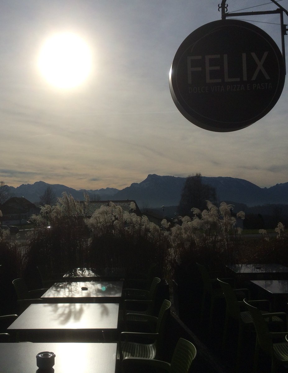 Viele von euch wissen schon, dass #Gräser auch im #Winter einen besonderen Reiz haben. Für die, die's noch nicht wussten, ist dieses Bild aus #Salzburg anbei. :-) P.S. #Gutes_Neues_Jahr_2018!!