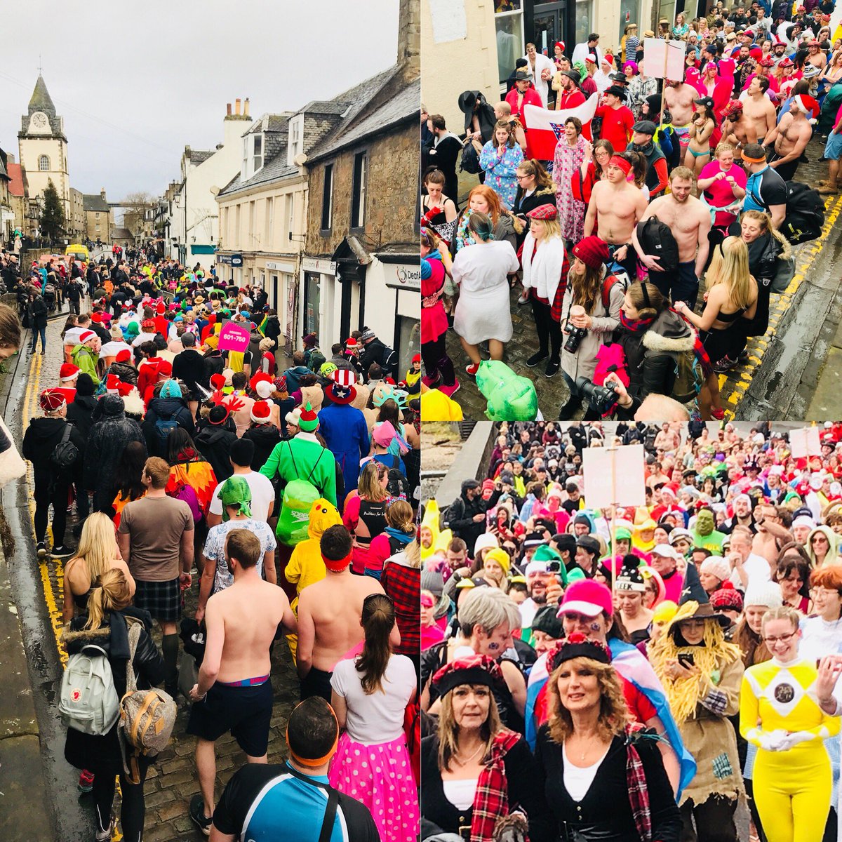 SQrougharts's tweet photo. Bonkers folk in #Queensferry today! #LoonyDook18 #EdHogmanay https://t.co/U53zv1TorH