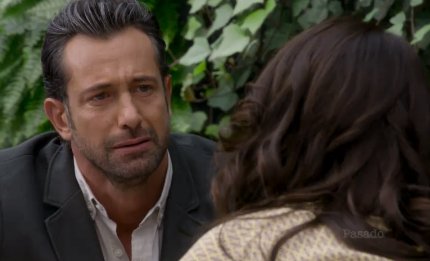 FamilyGSotoArg's tweet photo. #Fotos #Cap71 #Caro @adriana_louvier No quiere más #CaerEnTentación con #Dami @gabrielsotoMEX X eso l termina :-( #1 https://t.co/yT5Qfo4dum