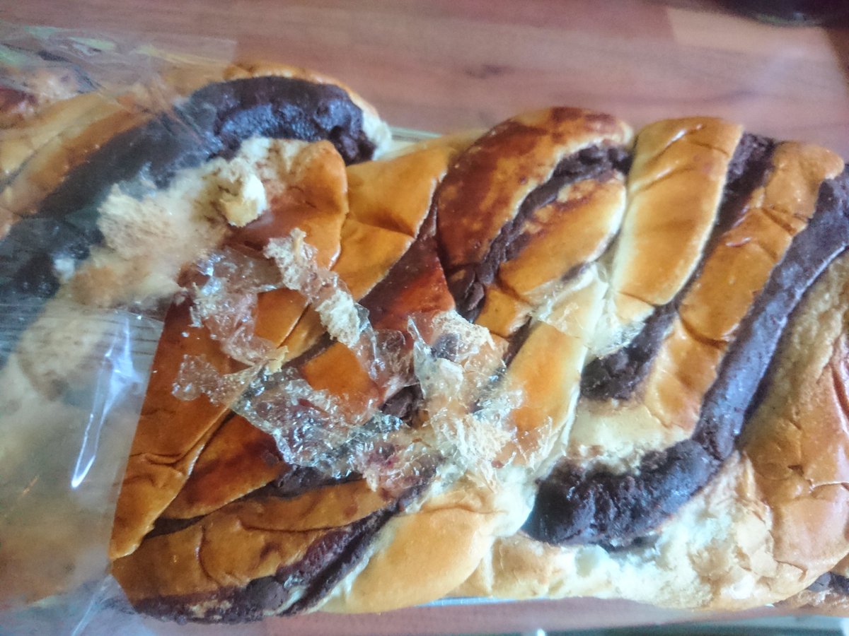 business_object's tweet photo. Hi @AldiUK very disappointing to have to not have been able to serve our guests brioche this morning. Filled with plastic fragments attached to top of loaf. Please check batch before others eat! https://t.co/Q3BaiK4RKR