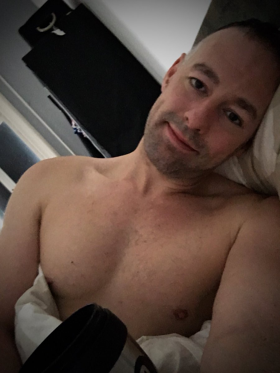 kickboxerlad's tweet photo. Happy New Year to all #selfie from my cumfy bed where the other half has made me a lovely hot cup of tea! #FirstTea #HNY https://t.co/jtHs7QTk2d