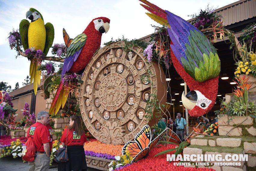 MarchingDotCom's tweet photo. 2018 Rose Parade Lineup: https://t.co/Nw81bVN5f4 - Follow along as you watch on TV! Pictured: The colorful entry from Donate Life will be unit 71. #RoseParade @RoseParade @DonateLife https://t.co/YbuKeFOnhL