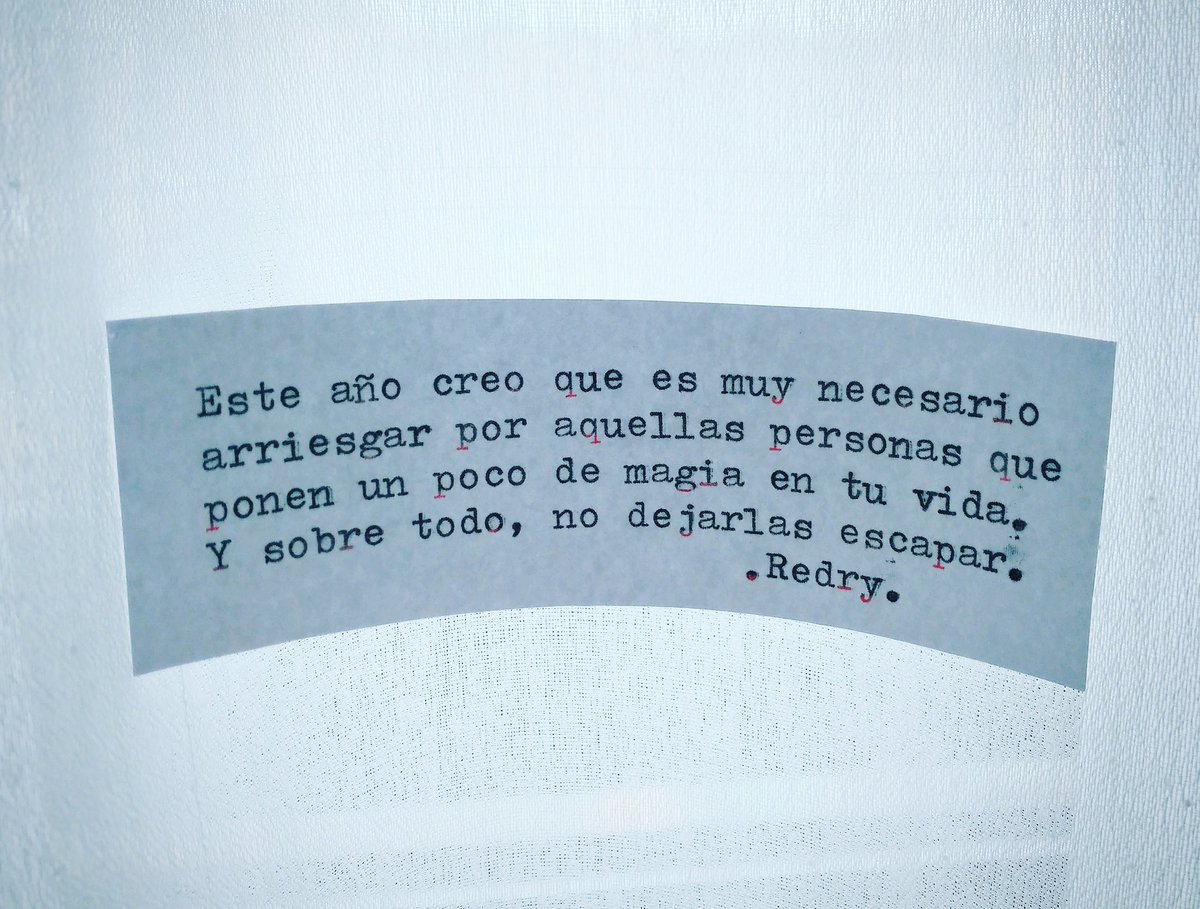 Redry13's tweet photo. Este año creo que es muy necesario arriesgar por aquellas personas que ponen un poco de magia en tu vida. Y sobre todo, no dejarlas escapar. https://t.co/QsTntRReV3