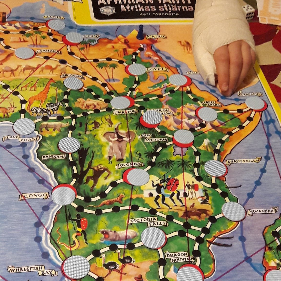 KatSoMus's tweet photo. Gameday
#lautapelit #boardgames #äititytäraikaa #momdaughtertime https://t.co/MbdmuZqB4T