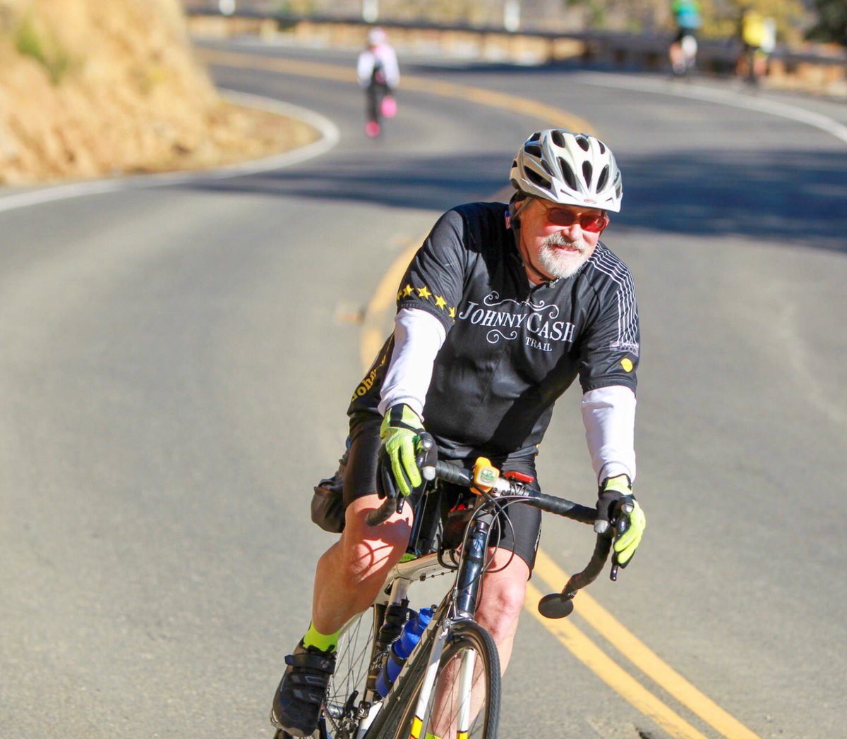 ShutMouthnMove's tweet photo. 2017 goal: bike 100mi/wk. Check! 2018 goal: exceed 2014 bike miles record (for me): 6250. Today: start the new year with a metric century. Here we go.... https://t.co/WPVUUo2v0g