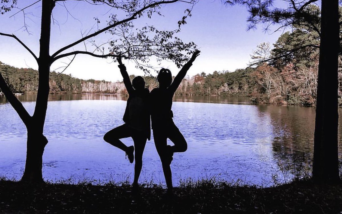 colatoday's tweet photo. Happy new year, Cola. #OptOutside at #SesquicentennialStatePark — they’re hosting 2-mile hikes at 10 a.m. + 1 p.m. and a half-mile nature walk at 2 p.m. // Bring your favorite people, cold-weather outdoor gear + cash for park admission ($3-5). #FriendsofSesqui 🌿 // 📷: @wisekd https://t.co/yRFicVVH9n