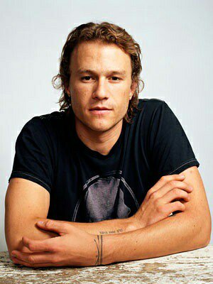 Let's welcome new year 2018 with beautiful persona of #HeathLedger who left an indelible mark on our lives