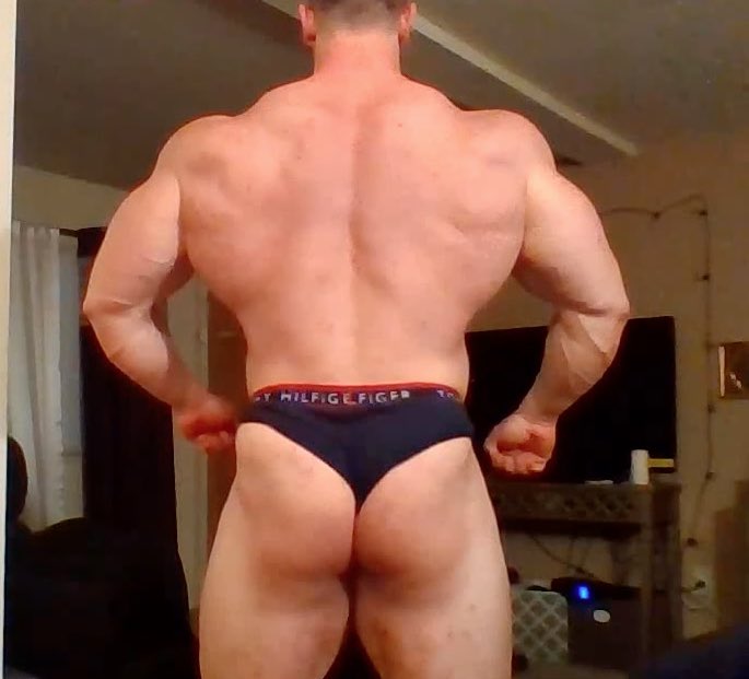 Big Max is back! A new video  at - bigmaxmuscle.com

#bodybuilder #muscle #maleescort #escort #flex #butt #booty #ass
