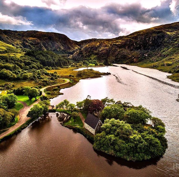 CorkDaily's tweet photo. First picture of 2018😍 Amazing shot of beautiful Gougane Barra💚🇮🇪☘️
.
#cork #gouganebarra #2018
.
📸by IG:bb.shots.ireland 👏🏆#cork_daily #photooftheday #lovecork https://t.co/VszPPI56w2