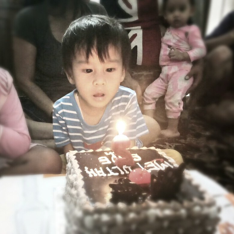 sasi_ibrahim's tweet photo. Selamat bertambah umurmu anakku my boy sade semoga jadi anak Sholeh ya Aamiin https://t.co/zhUYYbolZu