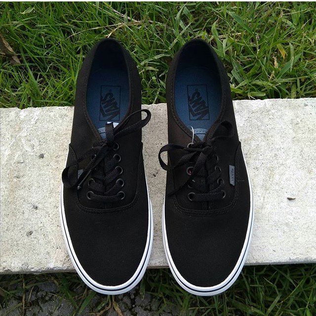 jual vans authentic black
