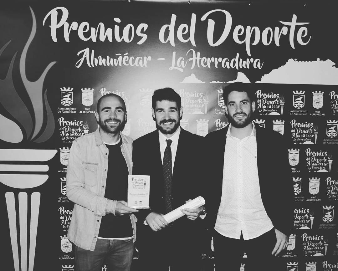 Javi_yanez's tweet photo. Enhorabuena y gracias
.
. 
Enhorabuena a todos los deportistas que han triunfado y triunfan fuera y dentro del pais. Y, como no, gracias al Ayuntamiento de Almuñécar y al Patronato Municipal de Deportes por confiarme la presentación de la Gala del Deporte 2017 ¡Por muchas más! https://t.co/YzVHKOQcb2