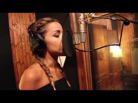 TraversLis's tweet photo. Sara Phillips on #MegastarApp is competing in our Spotlight Competition.
Sara is an amazing singer who I have known all her life! Check out the video, please support and share with your friends! Happy new year to all! https://t.co/TNye4arDth https://t.co/8zvfMXmeRd