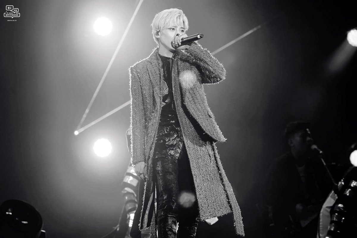 bii890707's tweet photo. #Bii #畢書盡 #毕书尽 #필서진 INDEX UPDATE 180101 Taipei New Year's Eve Countdown Party 2P https://t.co/eVDNZInor4
