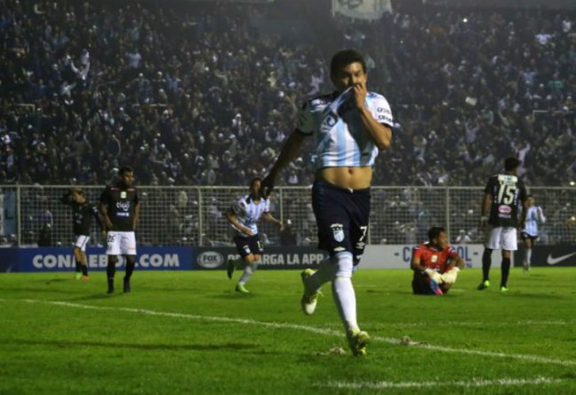 Sentimiento Decano ⭐️ (@sentidecano) on Twitter photo En el día de hoy esta cumpliendo 33 años Luis Miguel Rodriguez. Felicidades al goleador de <a href="/ATOficial/">Atlético Tucumán</a>. Por un 2018 con mas goles!!! En el día de hoy esta cumpliendo 33 años Luis Miguel Rodriguez. Felicidades al goleador de <a href="/ATOficial/">Atlético Tucumán</a>. Por un 2018 con mas goles!!!