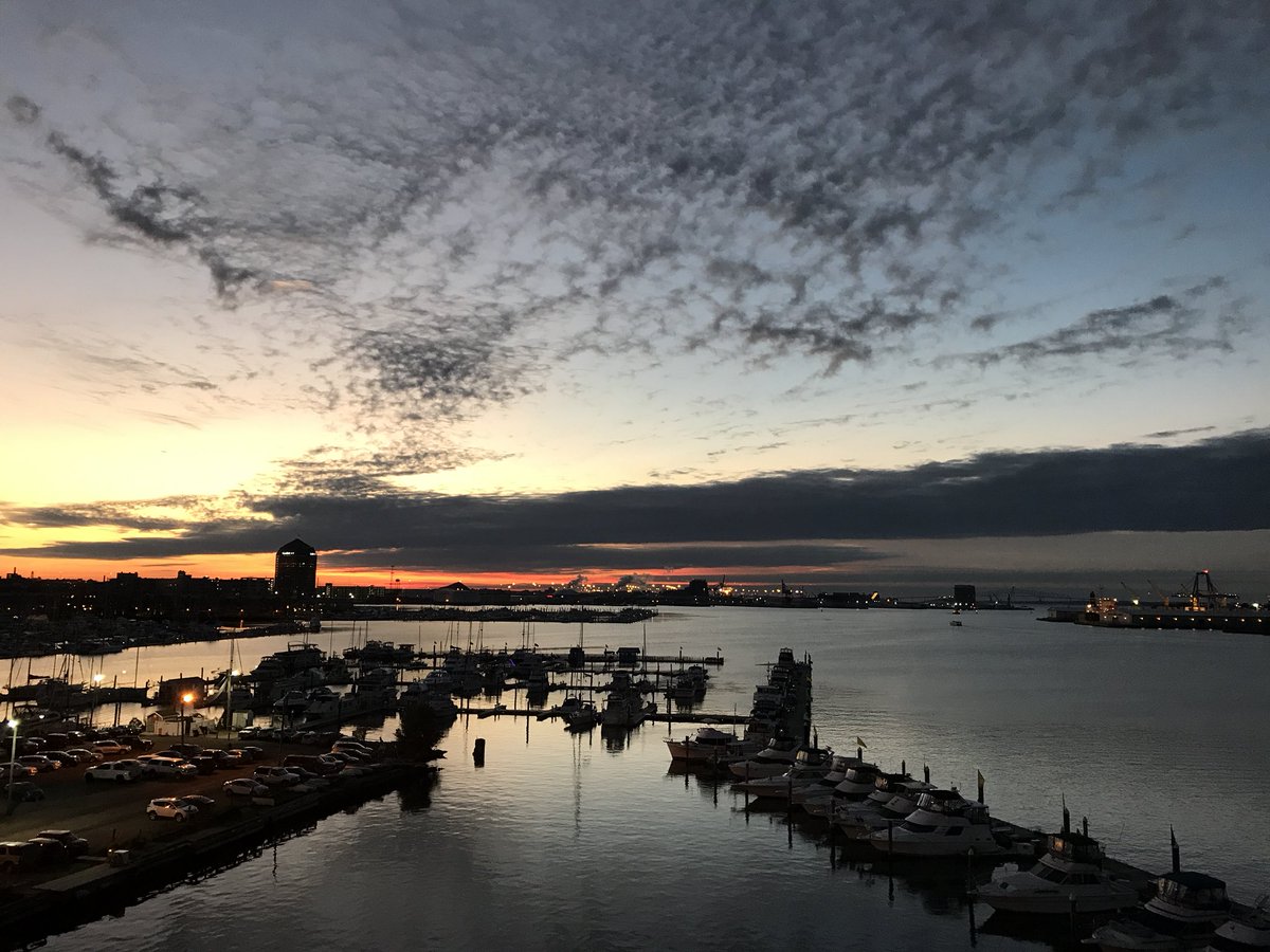 Ben Franklin:Be at war with your vices, at peace with your neighbors and may every #newyear find you a better person