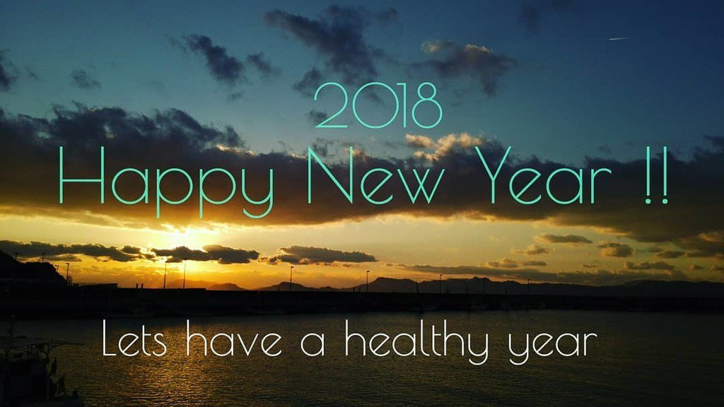 molto_2013's tweet photo. 明けましておめでとうございます(*´ω｀*)
今年も宜しくお願い致します(^з^)-☆ #2018#新年#明けましておめでとうございます#今年も宜しくお願い致します❗#健康#感謝#happynewyea#japan#kumamoto#yatushiro#bar#moltograde#art#photography#food#thanks#onetimelife https://t.co/sYGMfgZ2N4 https://t.co/CBiU8fV6UP