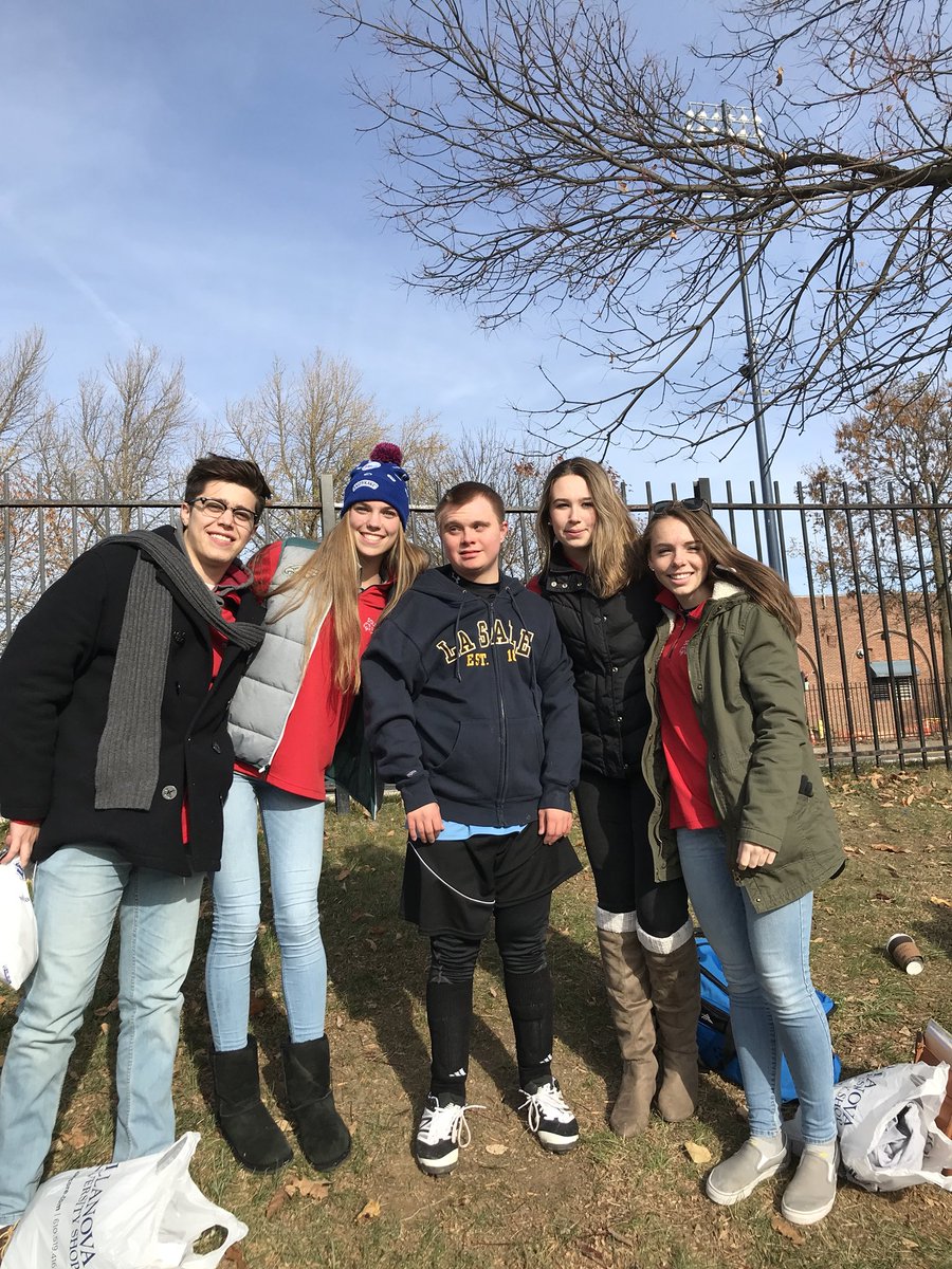 Soudy_Unified's tweet image. Happy New Year! Let’s make 2018 more inclusive than 2017!! #SoudyPlaysUnified #WeChooseToInclude @AthleticsSahs @SpecialOlympiPA @soudysection @PADeptofEd @soudysection @SOLsports