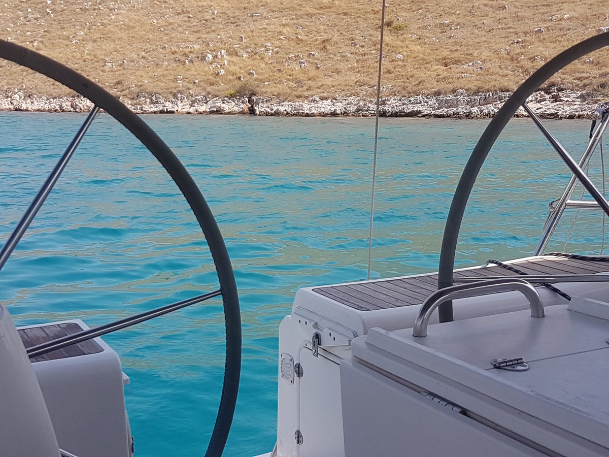 Cosmicstrenght3's tweet photo. @HarryVa96764068 Agree...I am sailing a lot at the Mediterranean Sea in the summer time... My fav colours I adore... blue green turquoise and all between... #Throwback2017 https://t.co/phYugbbghu