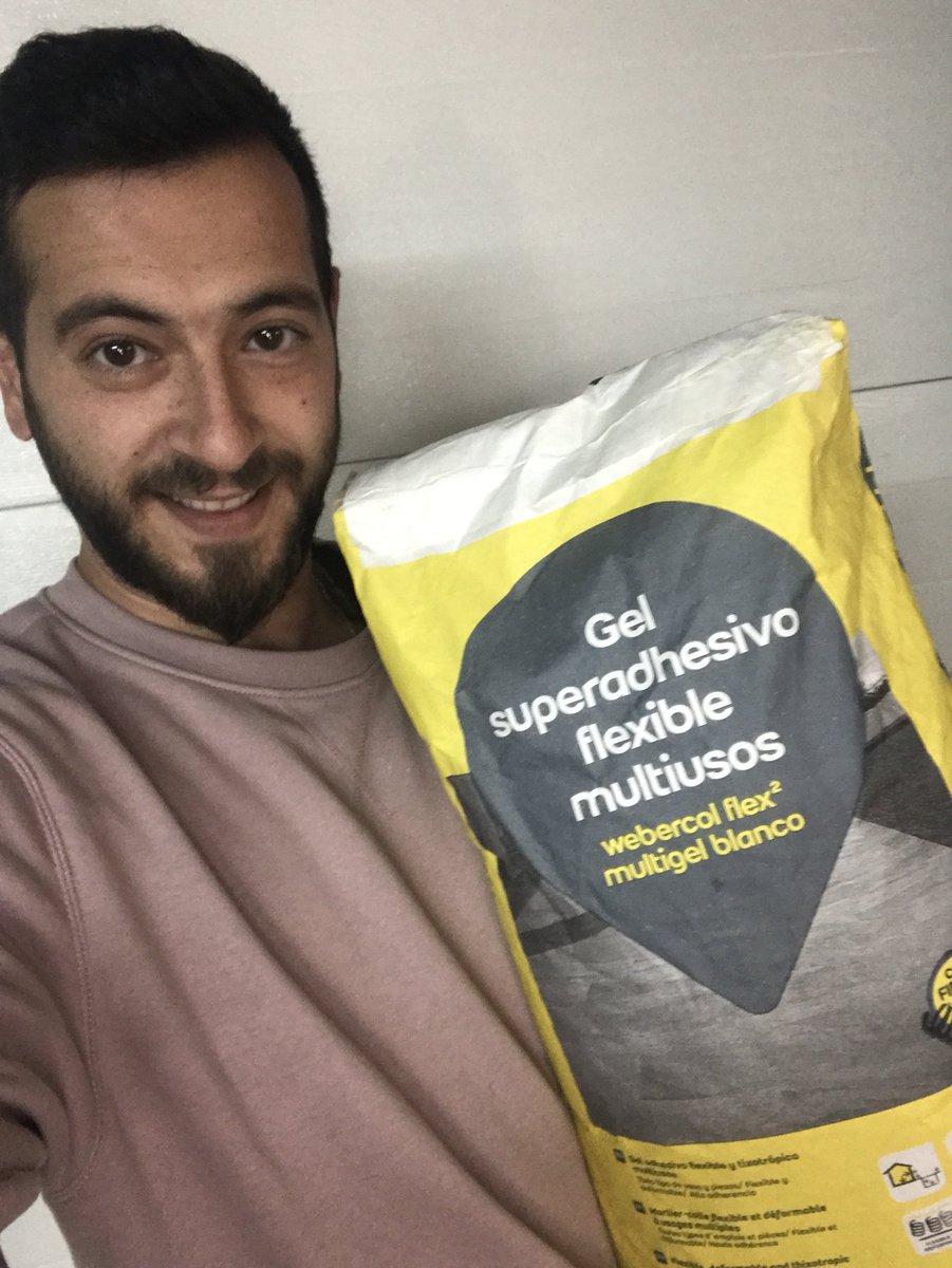 LorkanM's tweet photo. A ver si tenemos suerte con ese iPhone8!! Gracias a @SGweberES #pégateunselfie https://t.co/W8uAL0aLdo