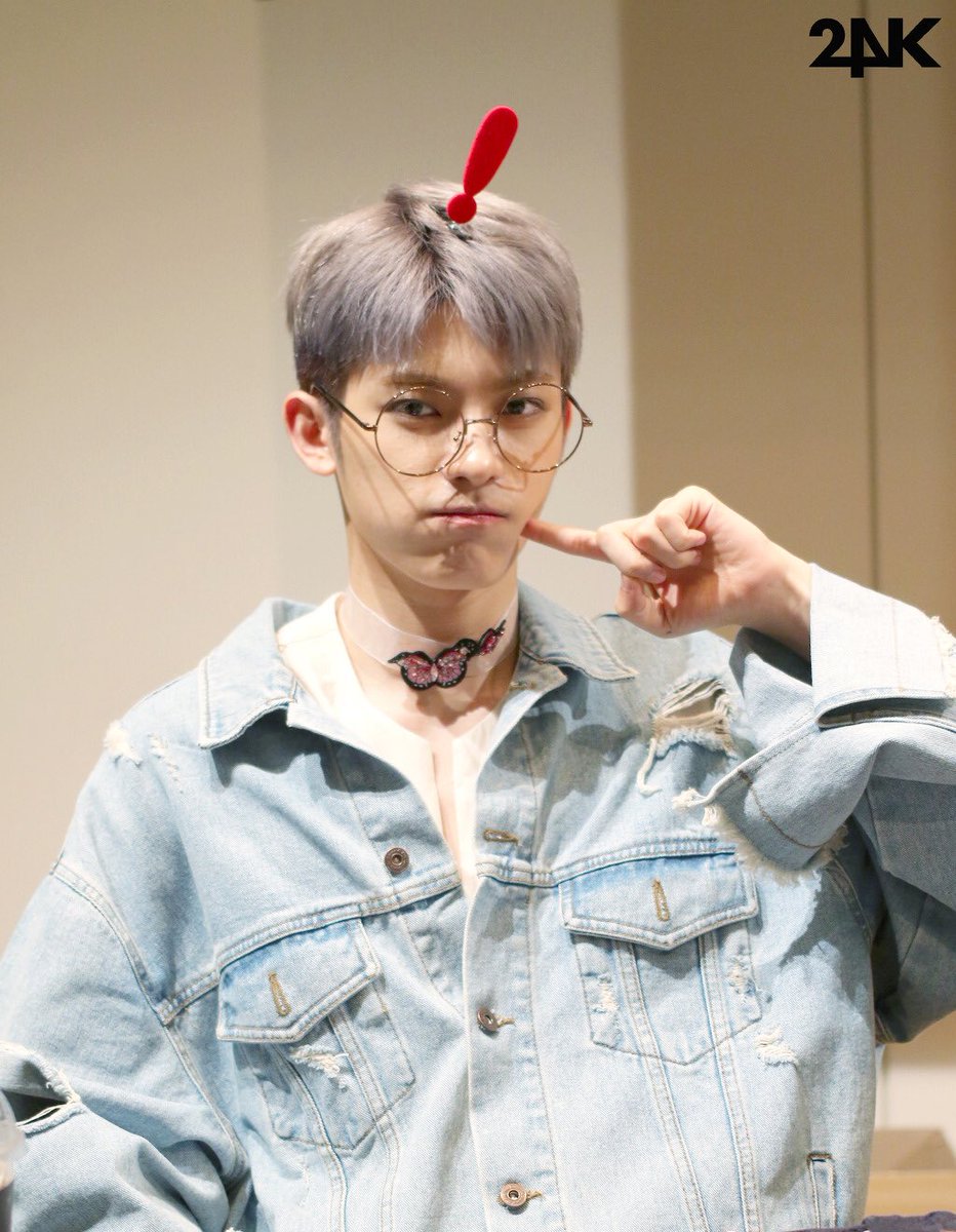 bestofjinhong's tweet photo. happy birthday to our beautiful boy that we love so much❤️
#HAPPYJINHONGDAY https://t.co/tK3CoIcgo0