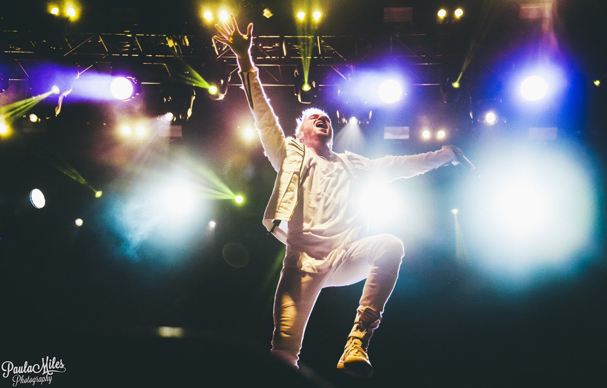 paulaemiles's tweet photo. @Imaginedragons and @WALKTHEMOONband were amazing last night. More photos coming soon

#NOLAxRockinEve #ImagineDragons #walkthemoon #allstatefanfest #NewYearsRockinEve #paulamilesphotography https://t.co/VCOIYOg41b