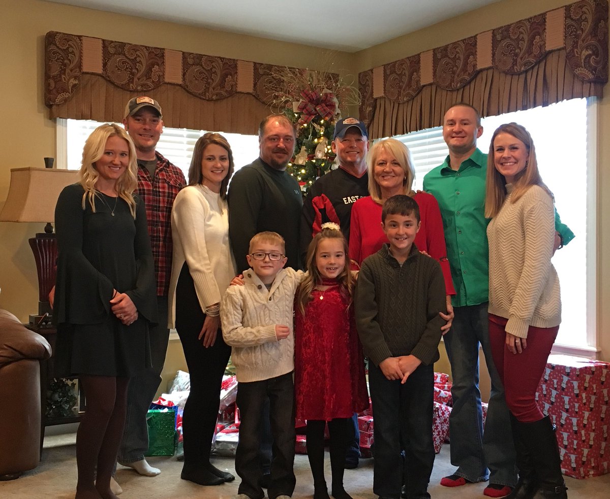 CoachKevinMoore's tweet photo. Had a really great professional and personal year in ‘17...but extremely excited for what ‘18 is going to bring with my wonderful fiancé, family, friends, and EC basketball Family! Happy New Year to you and yours! https://t.co/03uKdCAHc9