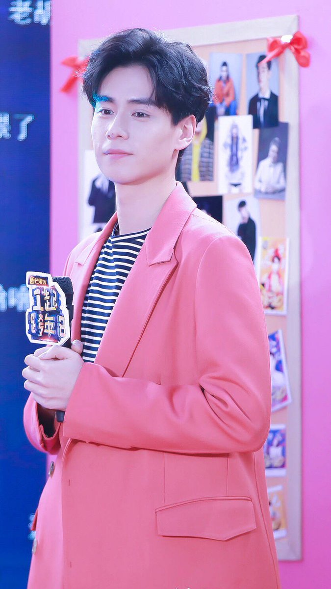 LHY998's tweet photo. #胡一天 #호일천 #HuYiTian #致我们单纯的小美好 #ALoveSoBeautiful  #치아문단순적소미호 是梦吧 https://t.co/FXmFTBTK7I