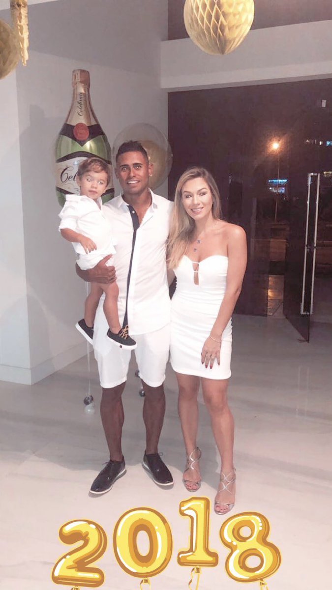 Feliz ano novo rapazeadaaaa 👏🏻👏🏻👏🏻👏🏻