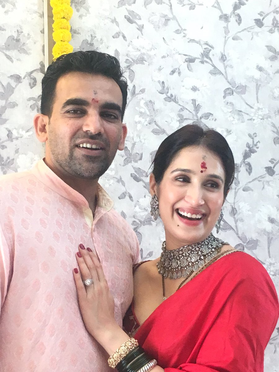 Dksview's tweet photo. ππ #Dks2017 π Famous Celebraties Wedding Moments - 2017 π
π #ZaheerKhan π #Sagarika π https://t.co/0OuaCQqoDQ