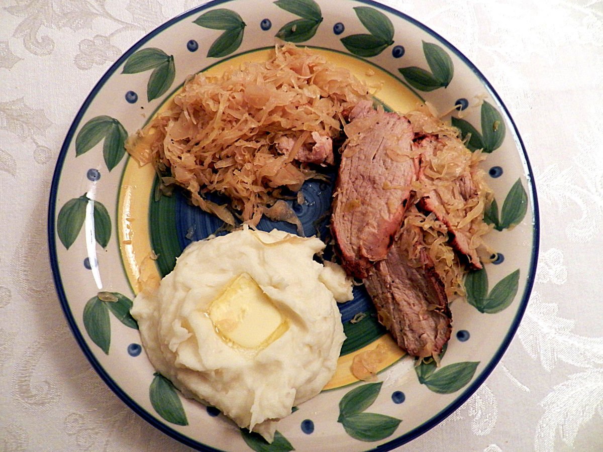 visitPA's tweet photo. Retweet if you're eating pork and sauerkraut to start the year with good luck. It's a PA Dutch tradition! https://t.co/PwG65qgPKE