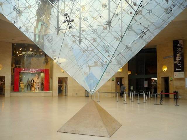 PyramidsCoin's tweet photo. Happy new year everybody 🎇🎆2018 is going to witness the fist museum of it's kind, the crypto museum is coming q4 2018 , our roadmap goals is getting closer and closer everyday. 

#visulization #blockchain #3D #crypto #wallet #coins #museum #gui #cryptokitties https://t.co/3dYyeDPKwR