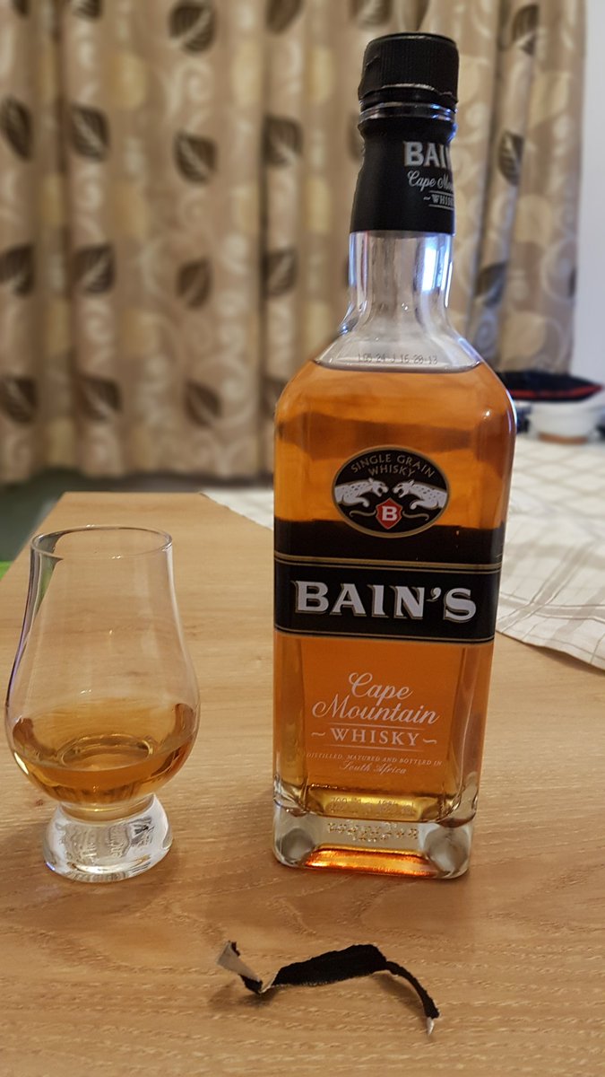 MaltMusings's tweet photo. @TheWhiskyMaker @BainsWhisky @PhilTaylor Strange...
My #2018FirstDram is bigger than yours!
Sláinte! https://t.co/MWpmx5B7EX